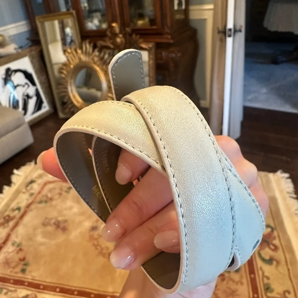 Vintage Liz Claiborne White leather Gold Buckle Leather Belt